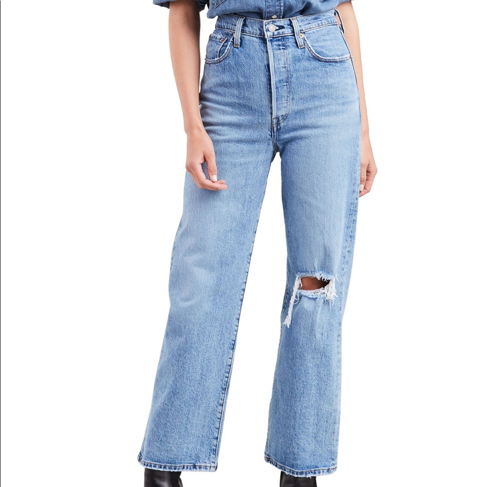 Levi’s Ribcage Jeans - size 27